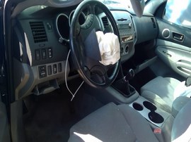 2005 TOYOTA TACOMA, BLACK, SR5 MODEL, 4.0L, MT, 4WD.   Z26504